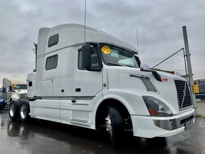 Volvo VNL 780