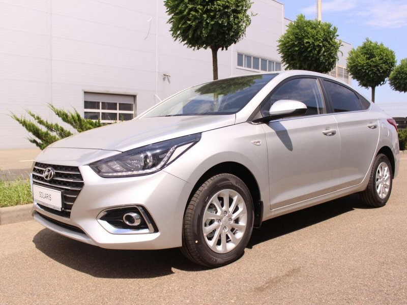 Hyundai Solaris 2019 серебристый