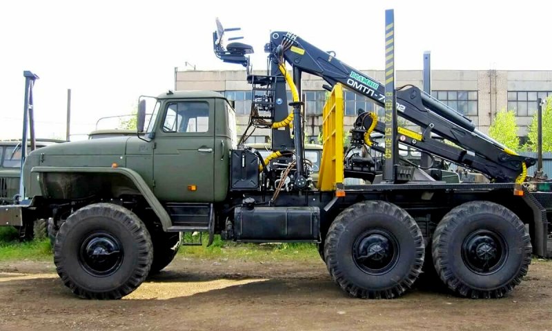 Урал Фискарс лесовоз