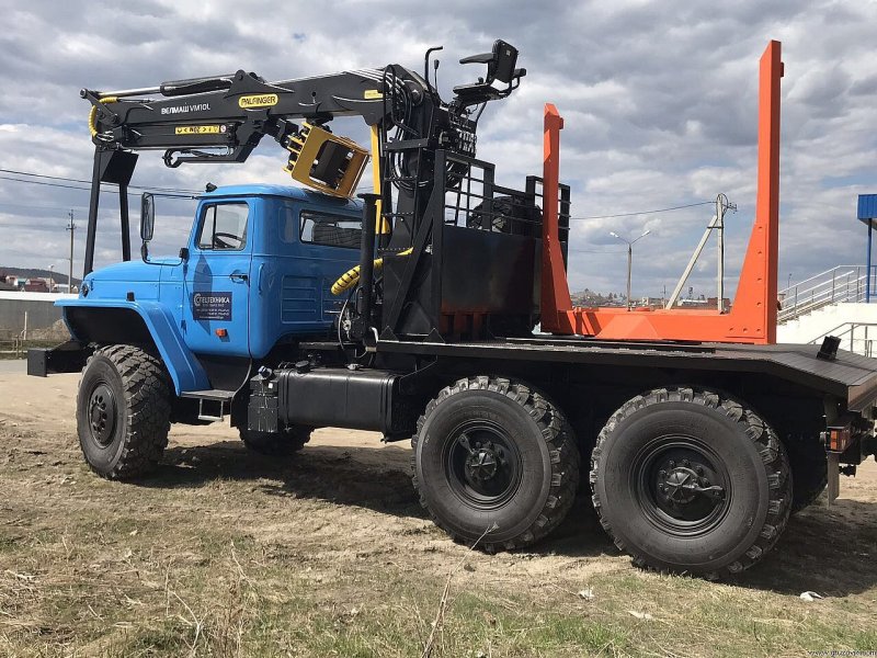 Лесовоз Урал -5849с -0000010