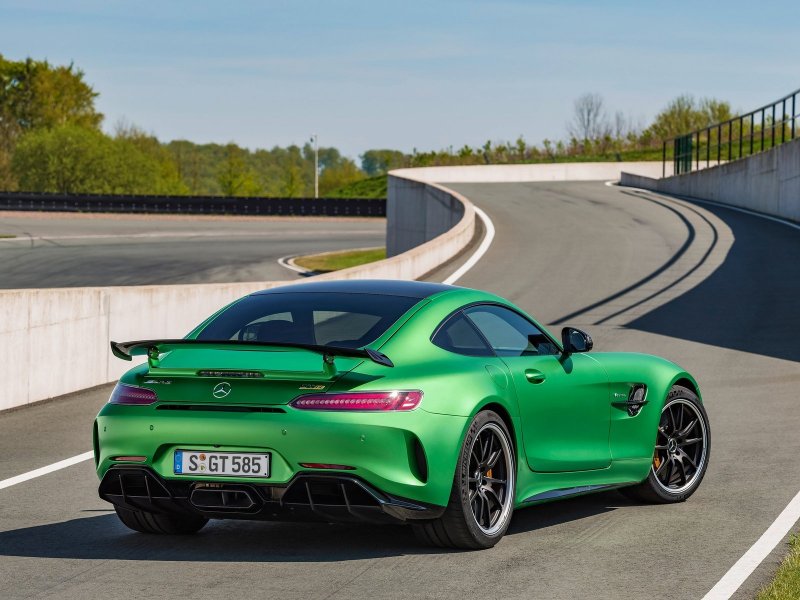 Mercedes-Benz AMG gt r 2017