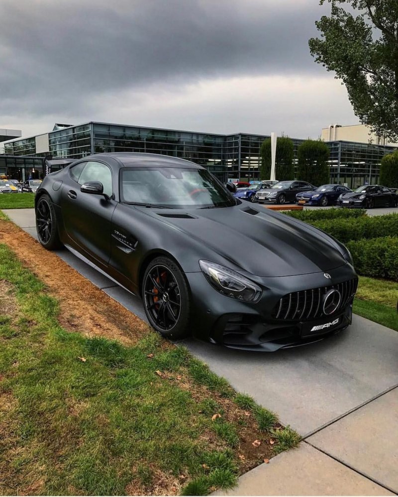 Mercedes Benz AMG gt r