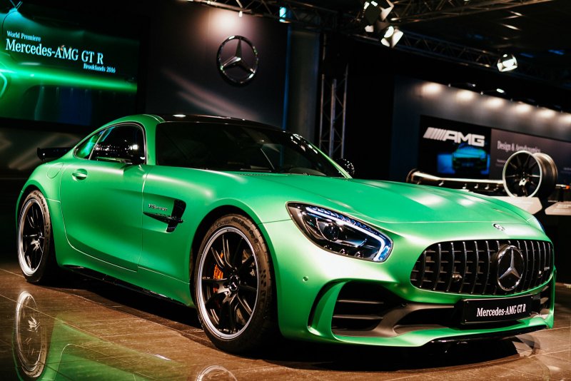 Mercedes Benz AMG gt r