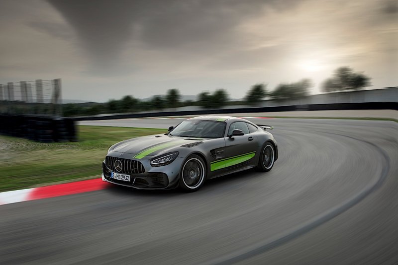 Mercedes AMG gt r 2020
