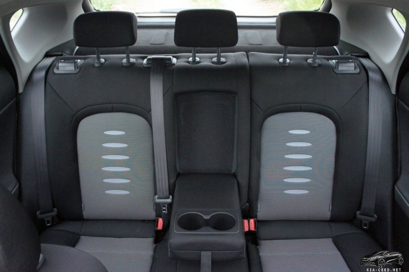 Kia Ceed 2015 заднее сиденье