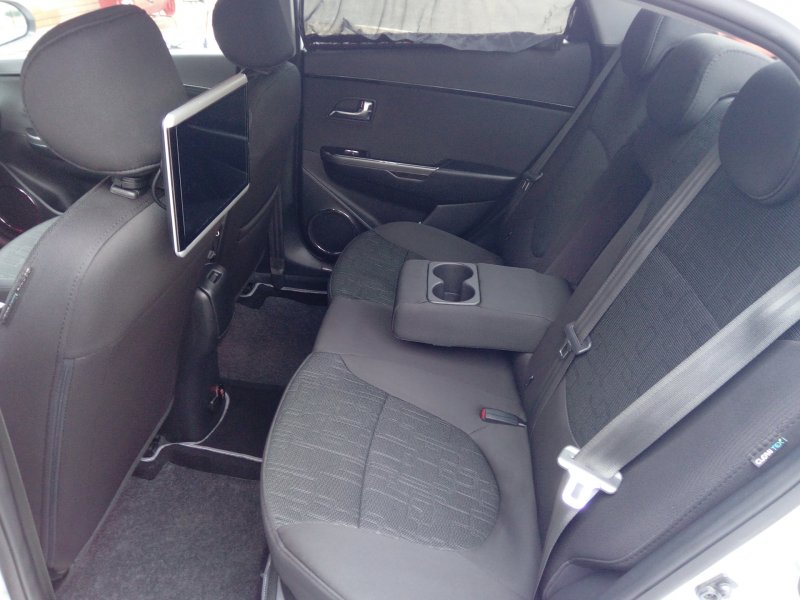 Подлокотник задний Kia Rio 3