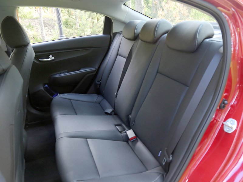 Kia Rio 2012 салон сзади