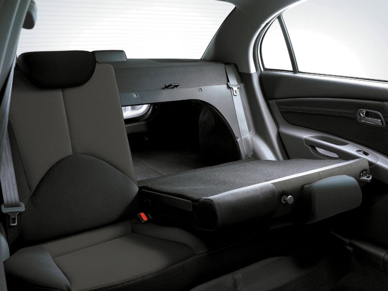Kia Rio 2 седан салон