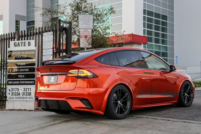 Тюнингованная Tesla model x