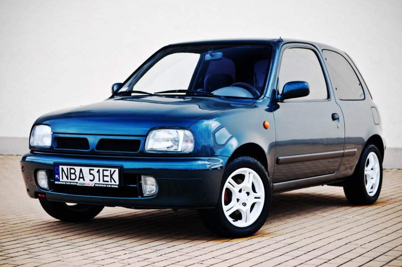 Ниссан Марч к11 2001