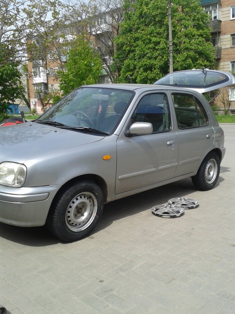 Nissan March k11