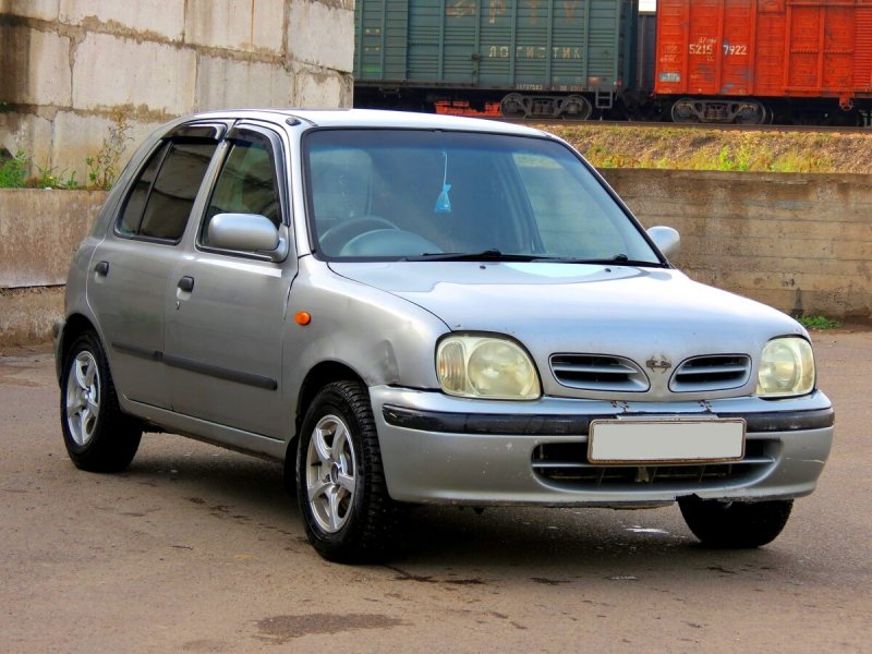 Ниссан Марч 2000 года