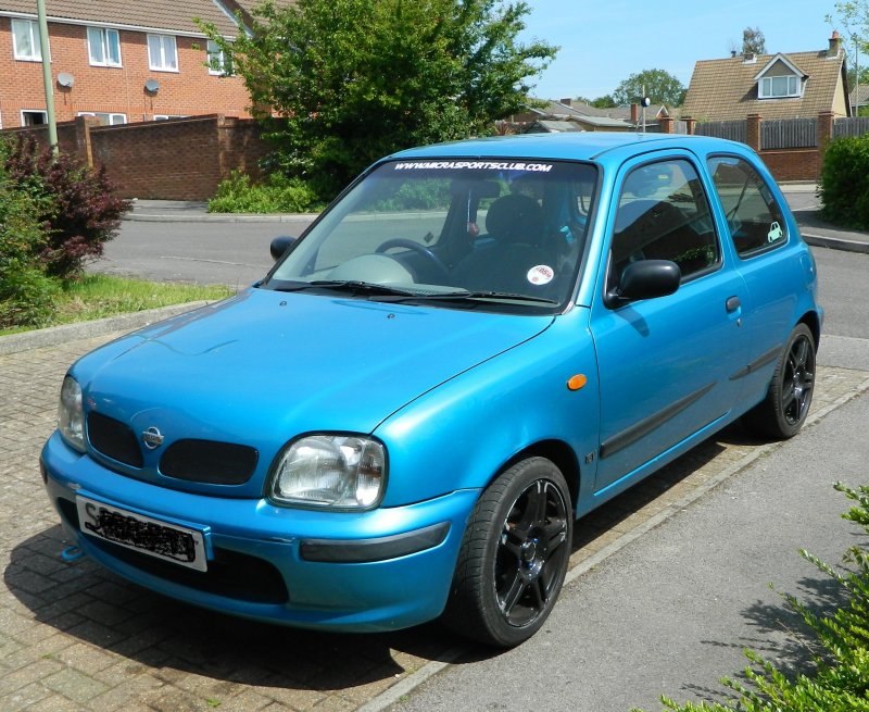 Nissan March Micra k11
