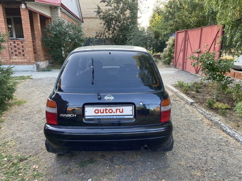 Nissan March 2001