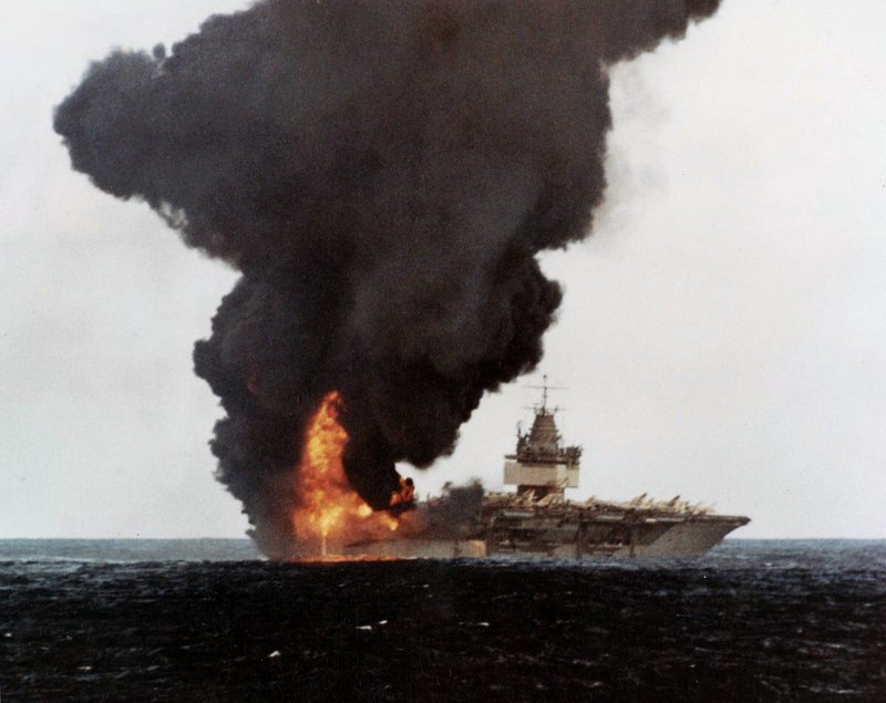 Авианосец USS Forrestal