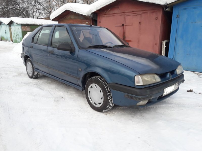 Рено Лагуна 1995 года