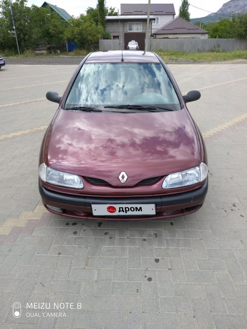 Рено Лагуна 1 зеленая