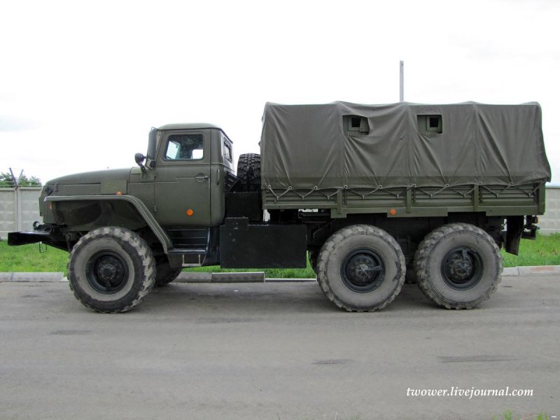 Урал 4320 с бронекапсулой