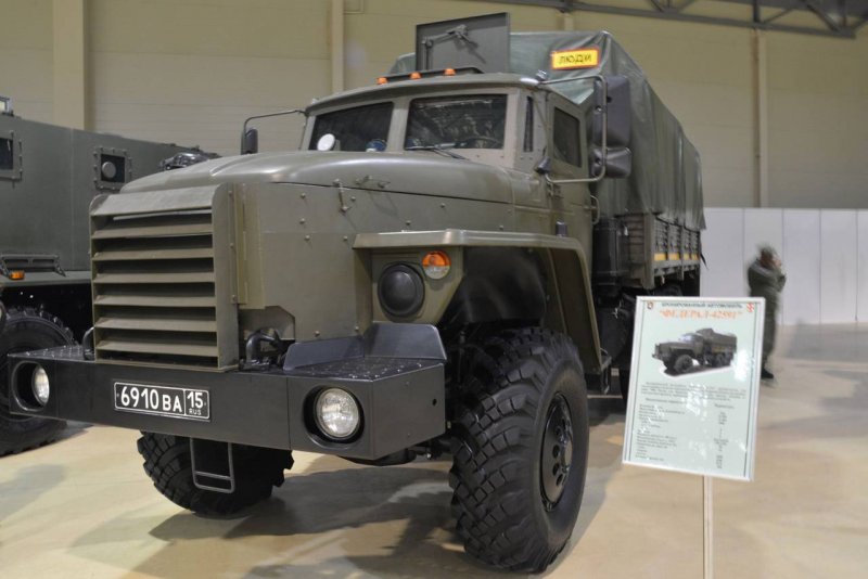 Урал 4320 бронированный