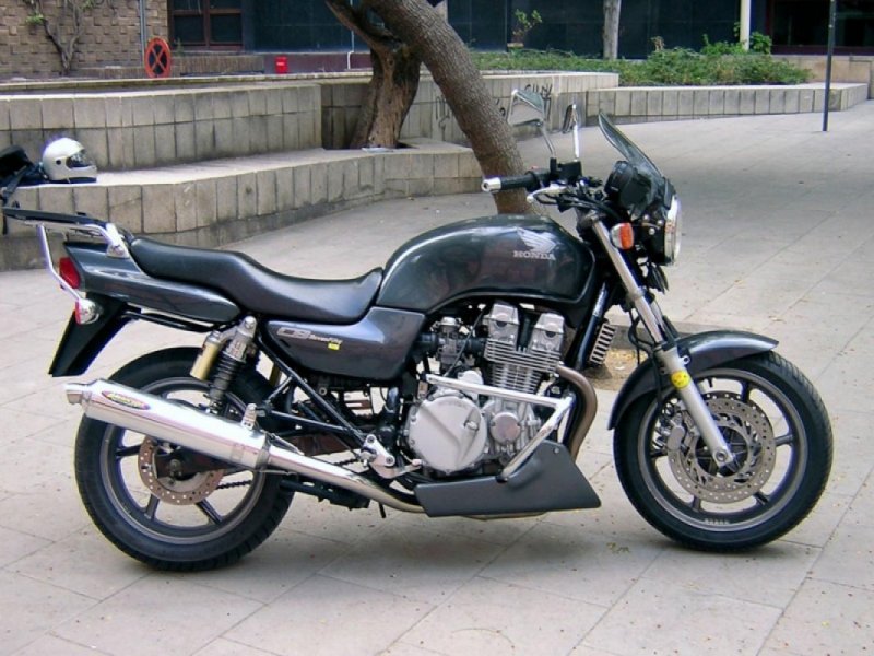 Honda CB 750 года