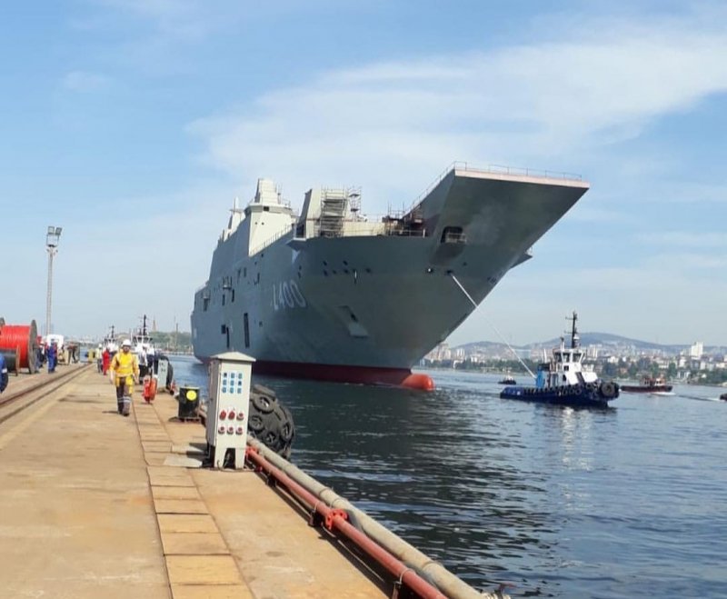 Десантный корабль ВМФ Турции TCG Anadolu (l-408)