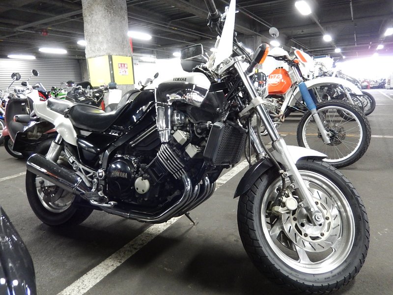 Yamaha FZX 750