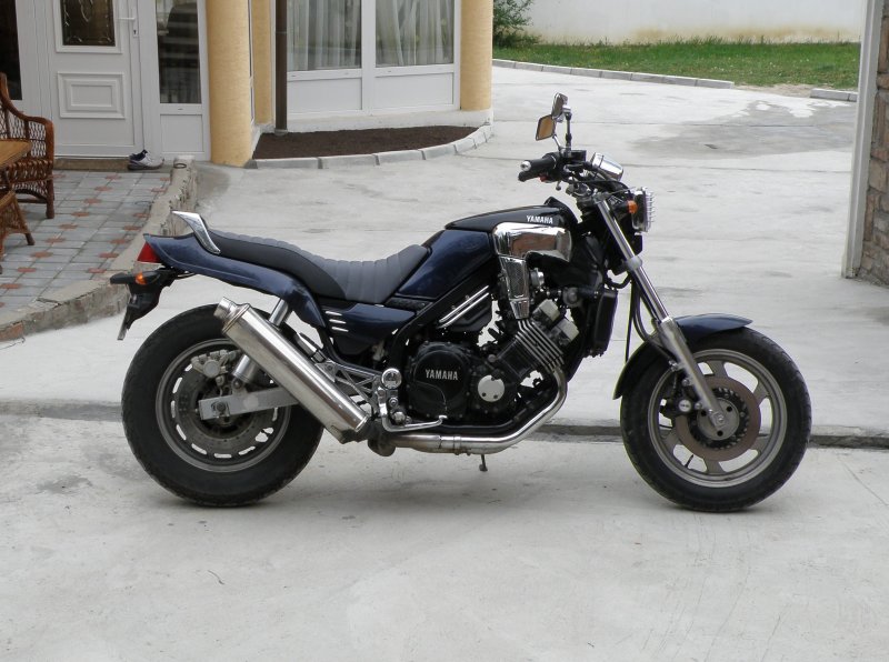 Yamaha FZX 750