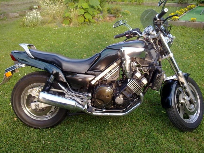 Yamaha FZX 750 Custom