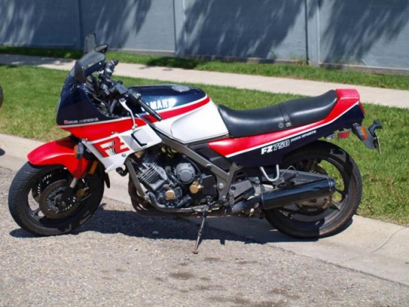 Yamaha fz750r