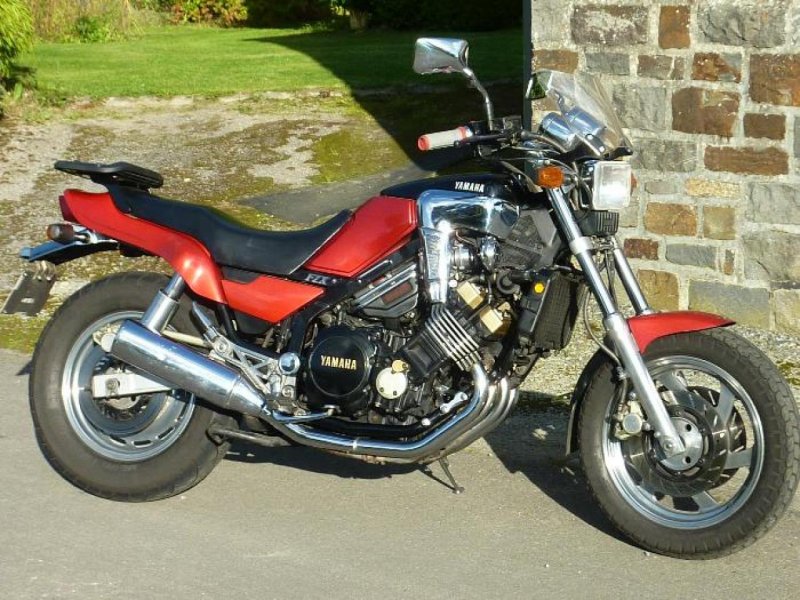 Yamaha FZX 750