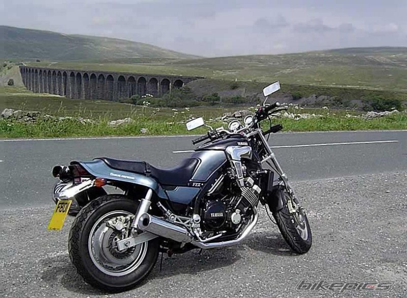 Ямаха ФЗХ 750