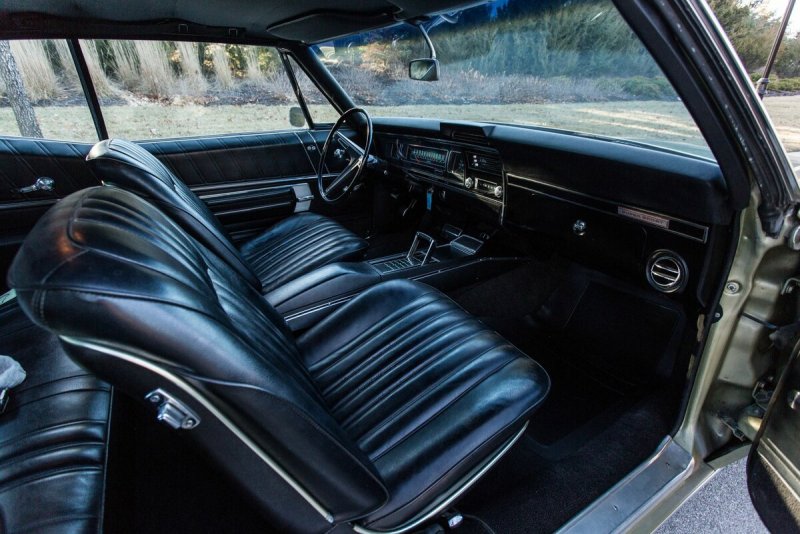 Chevrolet Impala 1967 внутри