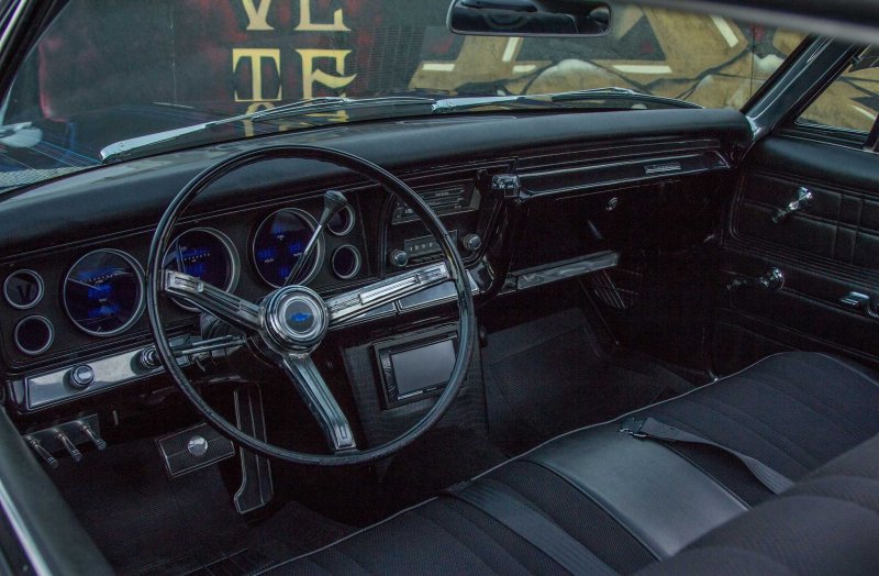 Chevrolet Impala 1967 салон