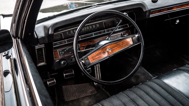 Chevrolet Impala 1973 салон