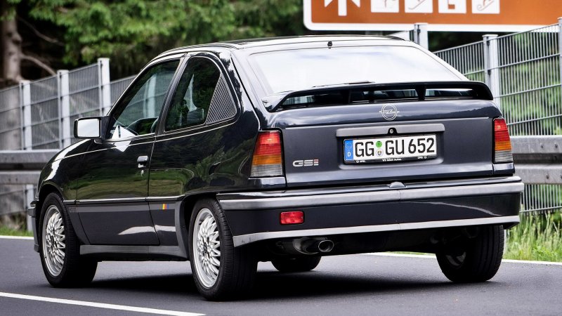 Опель кадет e GSI