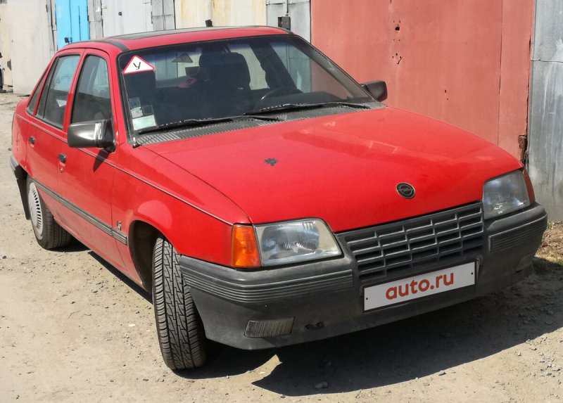 Опель кадет 1.3 хэтчбек