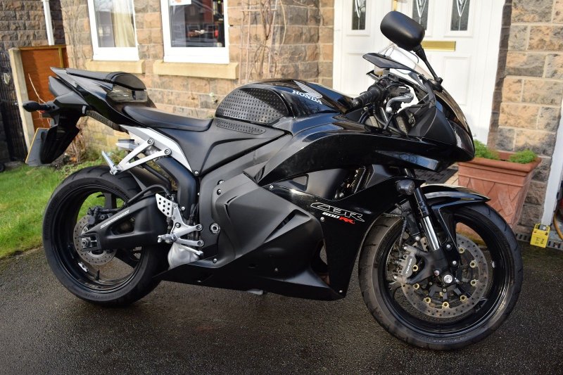 Honda cbr600rr черный