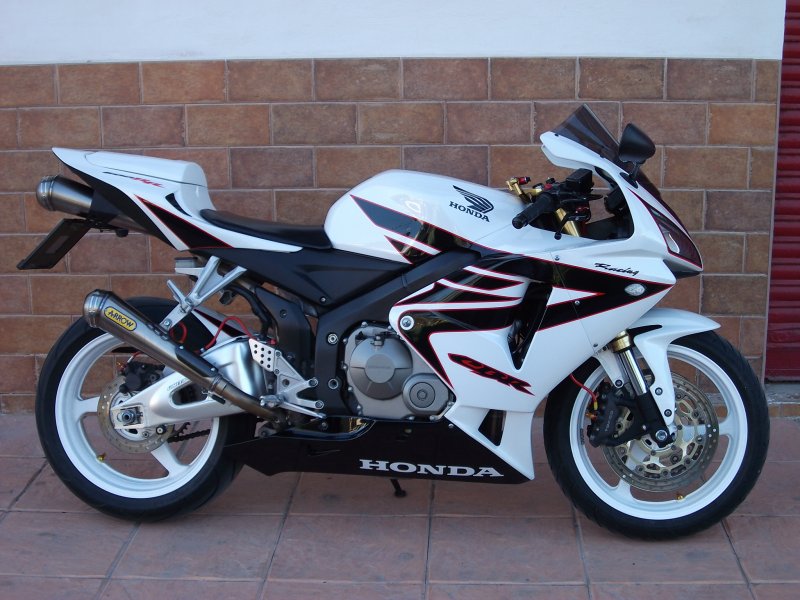 Honda cbr600rr белая