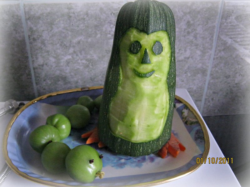 Корабль из баклажана