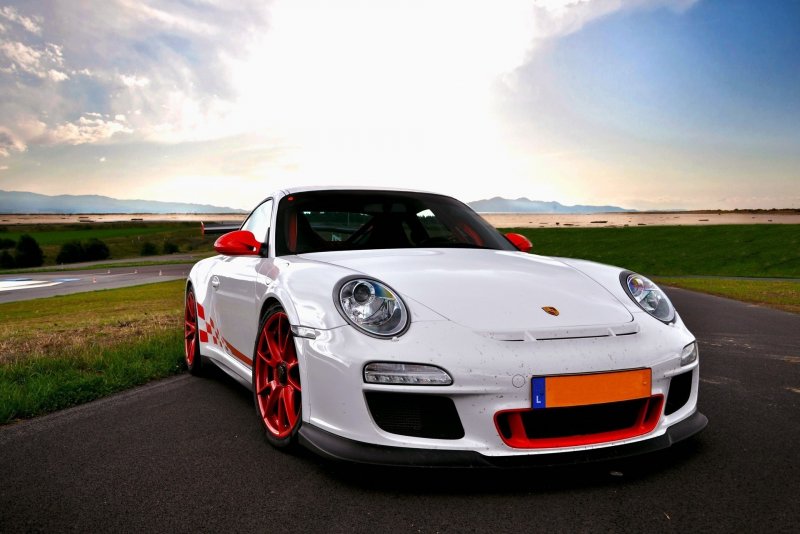 Суперкар Porsche 911