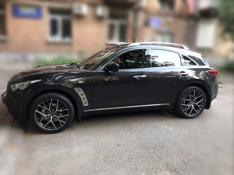 Infiniti fx50 r21