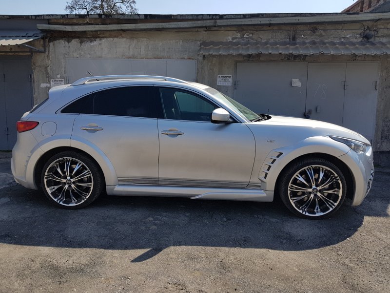 Infiniti fx50 на r 22