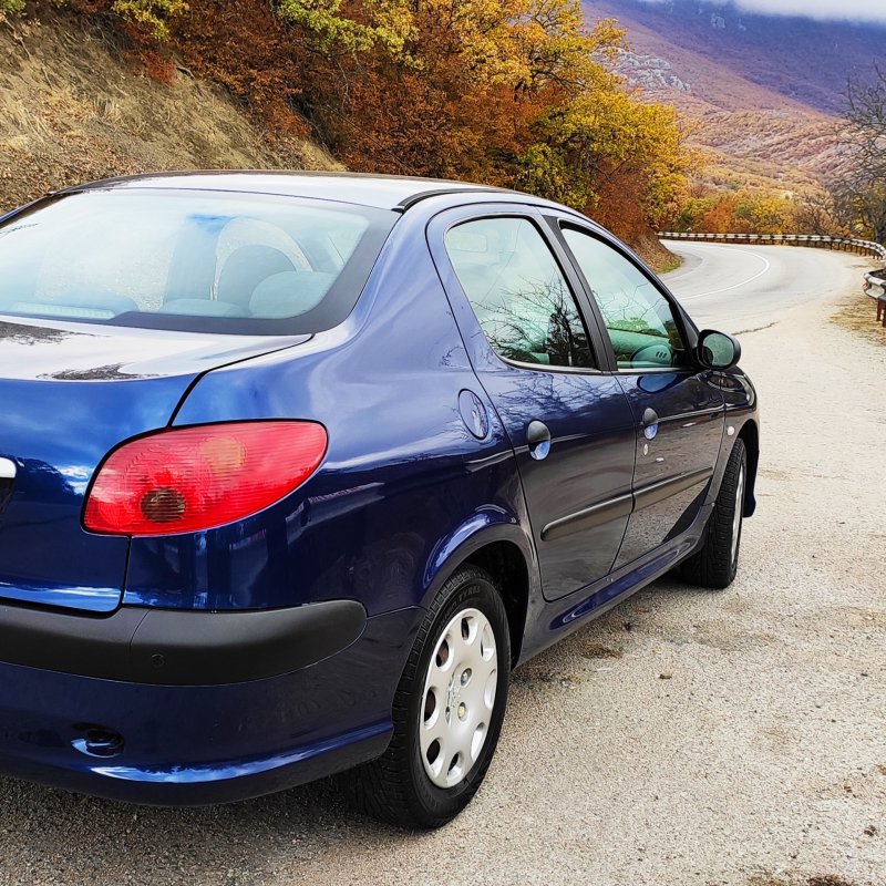 Peugeot 206 sedan