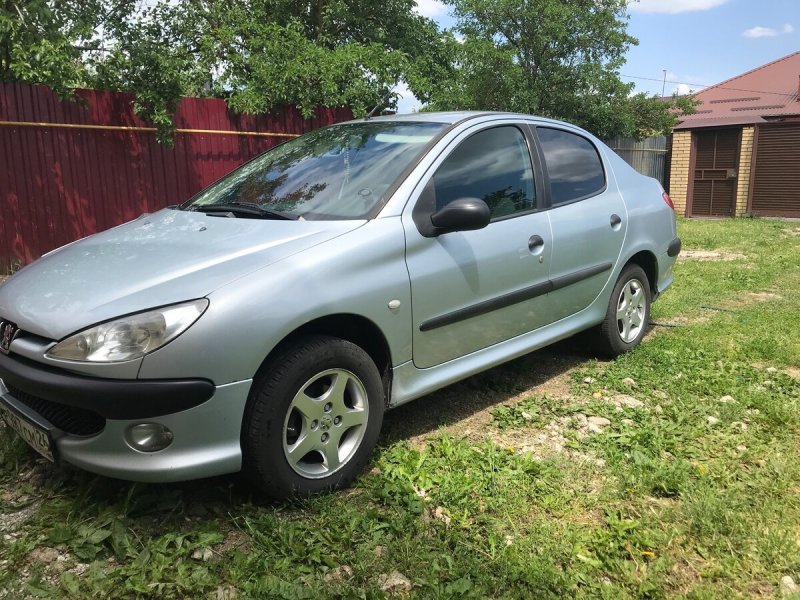 Peugeot 206 sedan