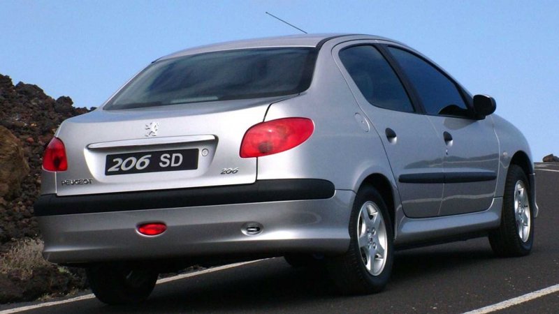 Peugeot 206 sedan 2010