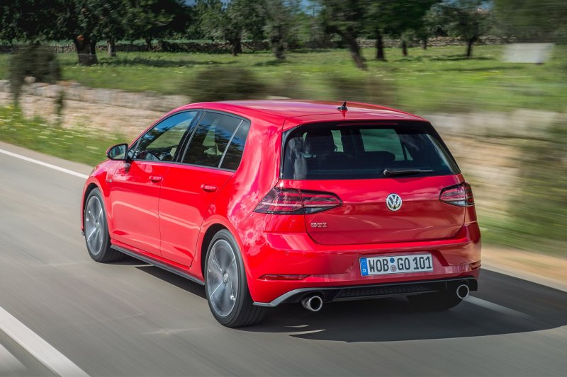 Фольксваген гольф GTI 2017