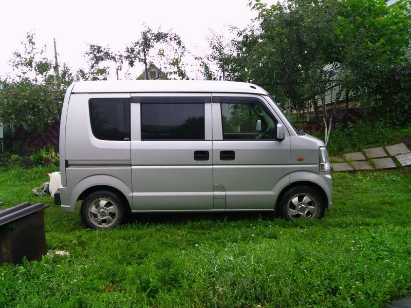 Сузуки Эвери 2000