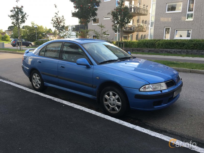 Митсубиси Каризма 2000 хэтчбек
