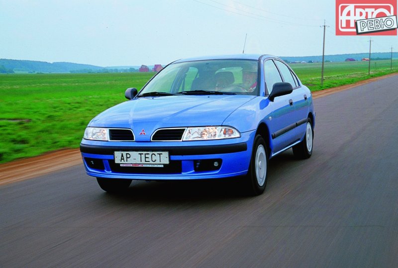 Mitsubishi Carisma 2000 хэтчбек