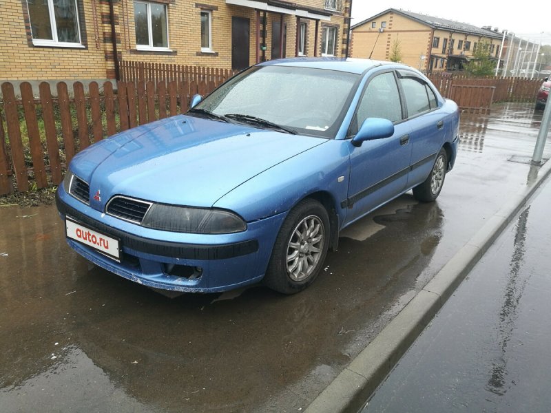 Mitsubishi Carisma, 2003 черная хэтчбек